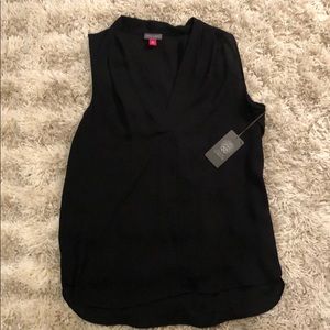 V-neck swingy Vince Camuto blouse - NWT